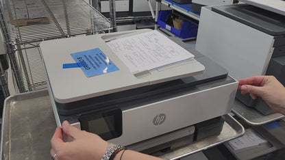 Impresora multifunción inalámbrica de inyección de tinta a color HP OfficeJet Pro 8125e. Imprime, escanea, copia, con alimentador automático de documentos (ADF) e impresión dúplex. Para uso doméstico y de oficina. Reacondicionada profesionalmente.